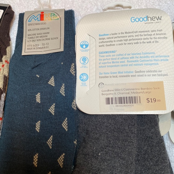 8 Pairs Men's Dress Socks - Picture 5 of 6